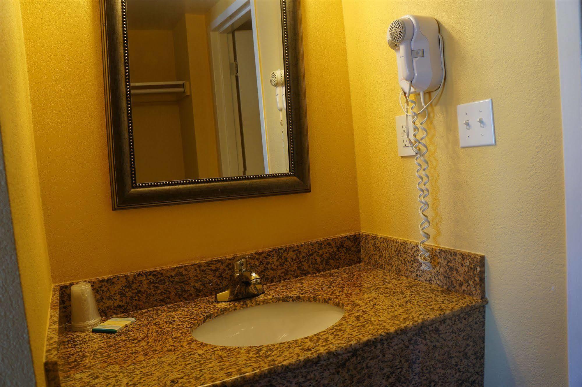 Sundial Inn Virginia Beach Dış mekan fotoğraf